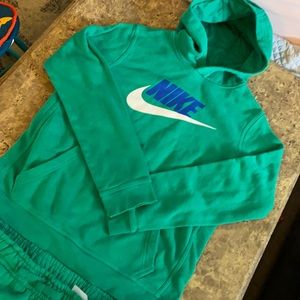 Nike boys sweats & hoodie